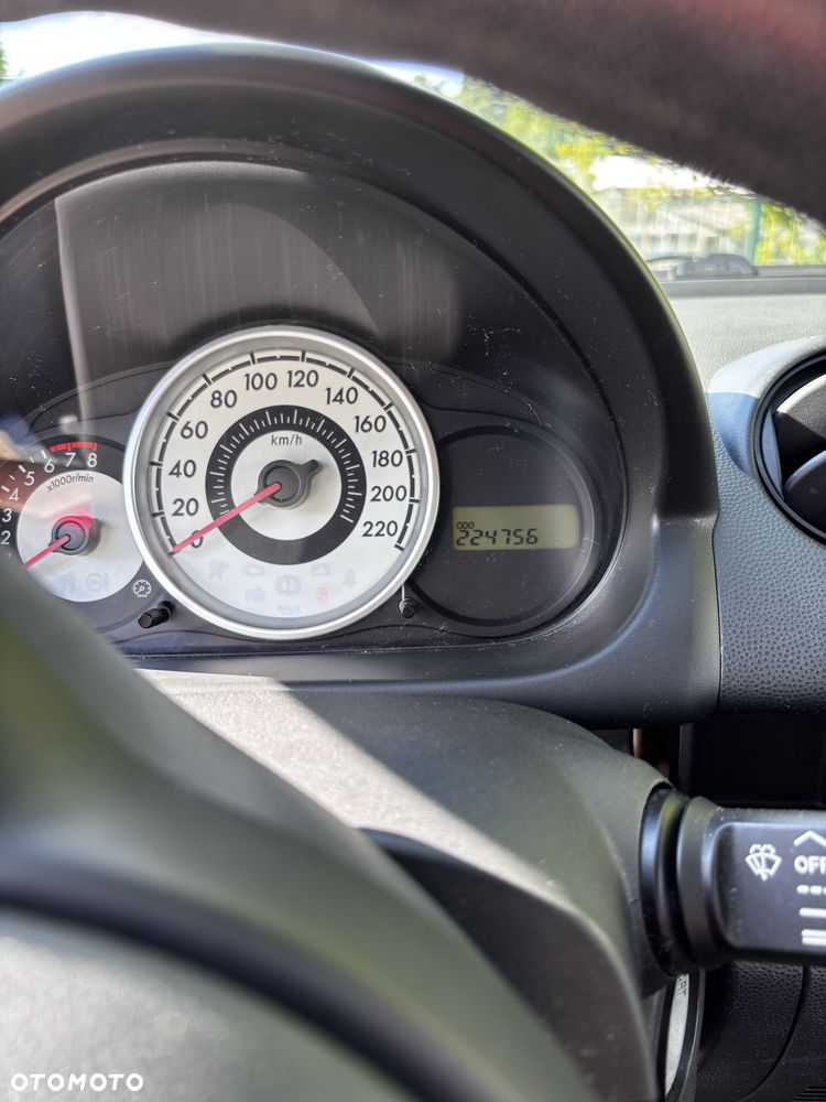 Mazda 2 - 7