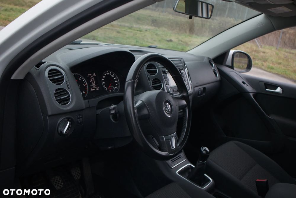 Volkswagen Tiguan 2.0 TDI DPF BlueMotion Technology Trend & Fun - 10