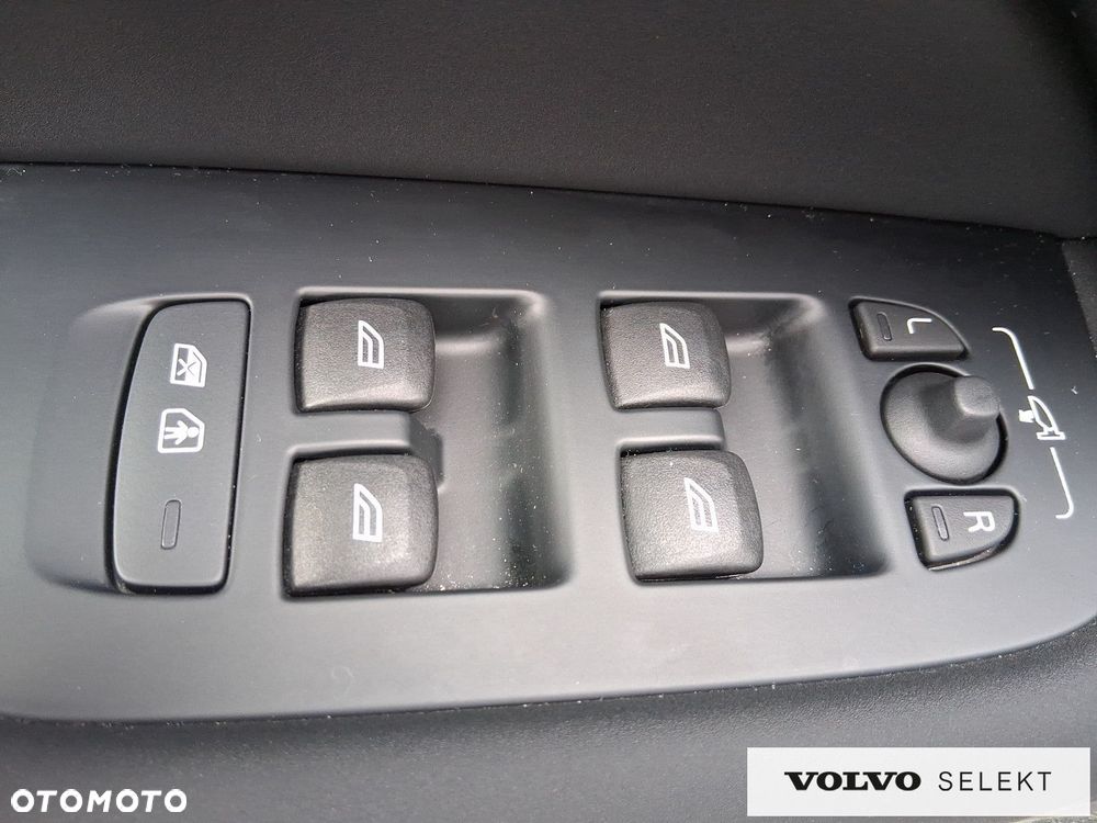 Volvo XC 60 - 22