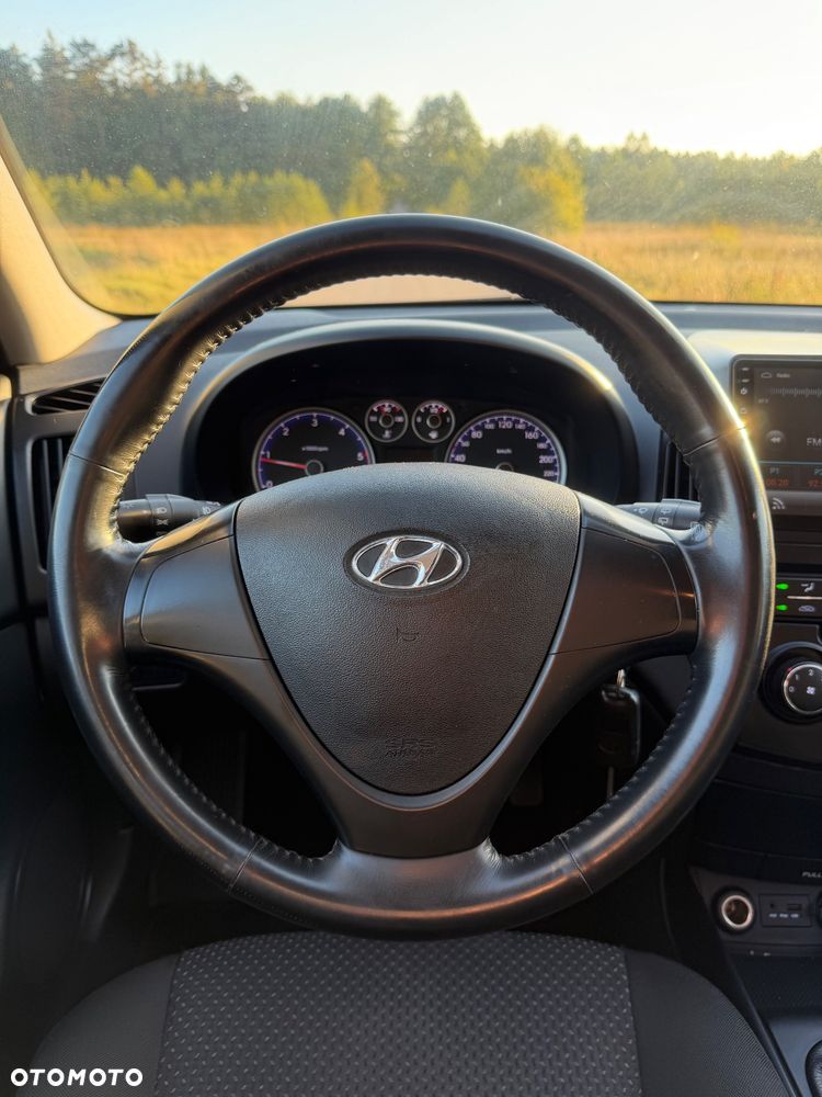 Hyundai i30 i30cw 1.6 CRDi FIFA WM Edition - 17