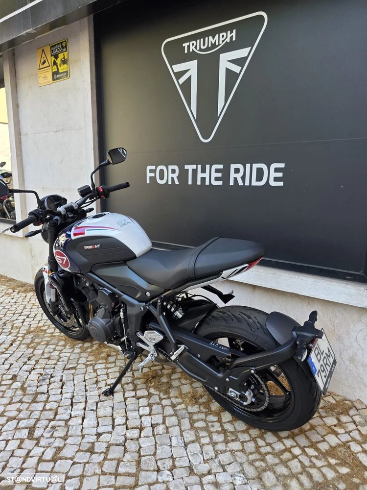 Triumph Trident Triple Tribute - 4