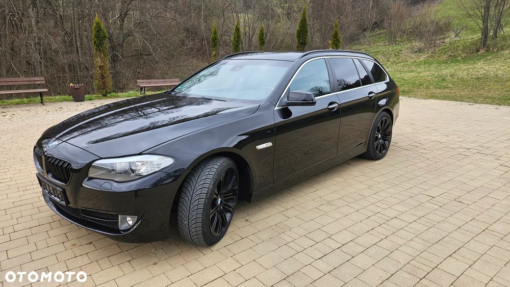 BMW Seria 5 525d xDrive Sport-Aut Modern Line - 1