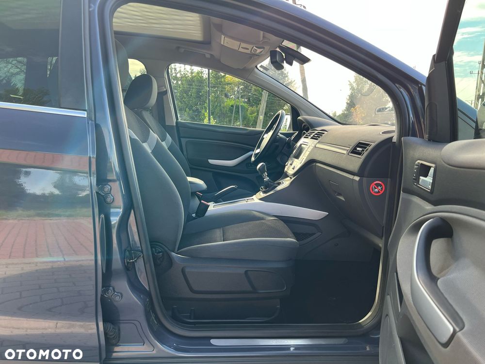 Ford Kuga 2.0 TDCi 4x4 Titanium - 15