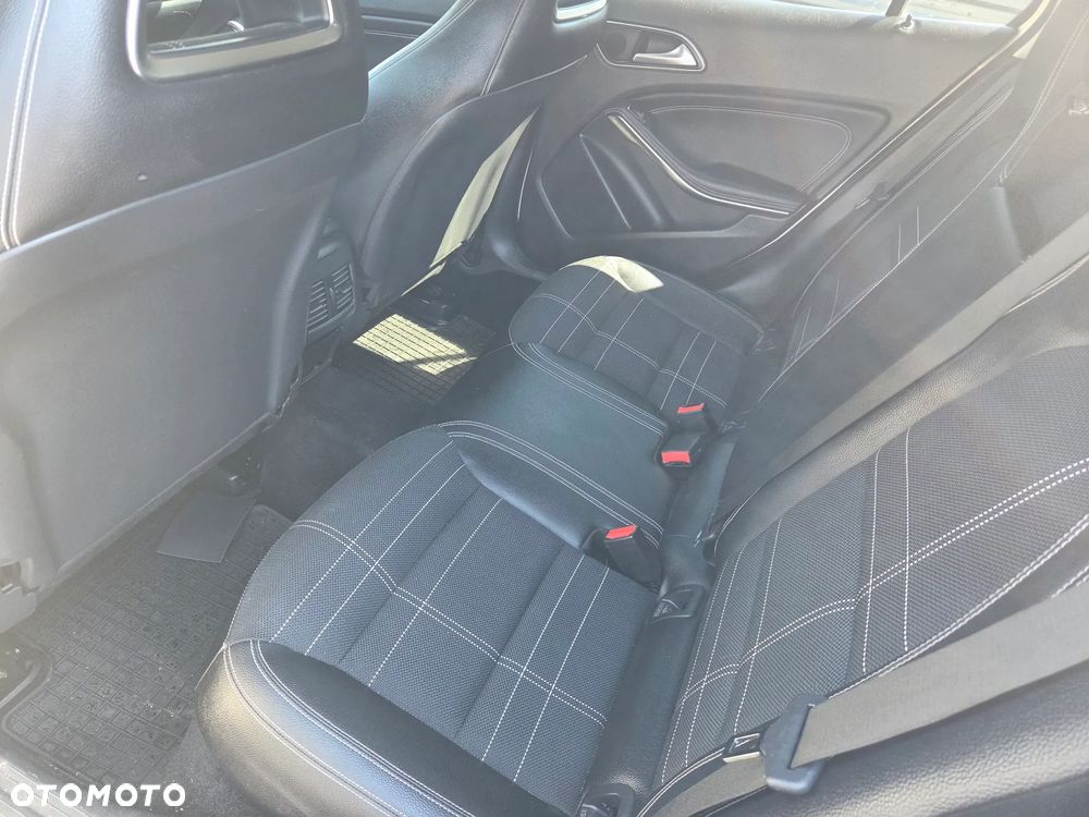 Mercedes-Benz GLA 250 4-Matic - 17