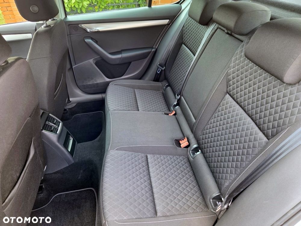 Skoda Octavia 1.4 TSI Edition - 32