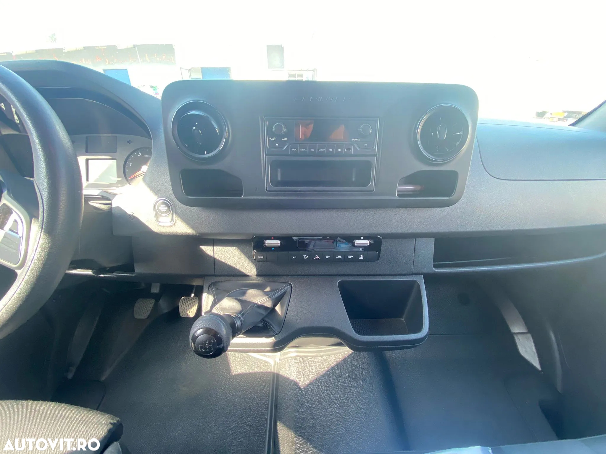 Mercedes-Benz Sprinter - 16