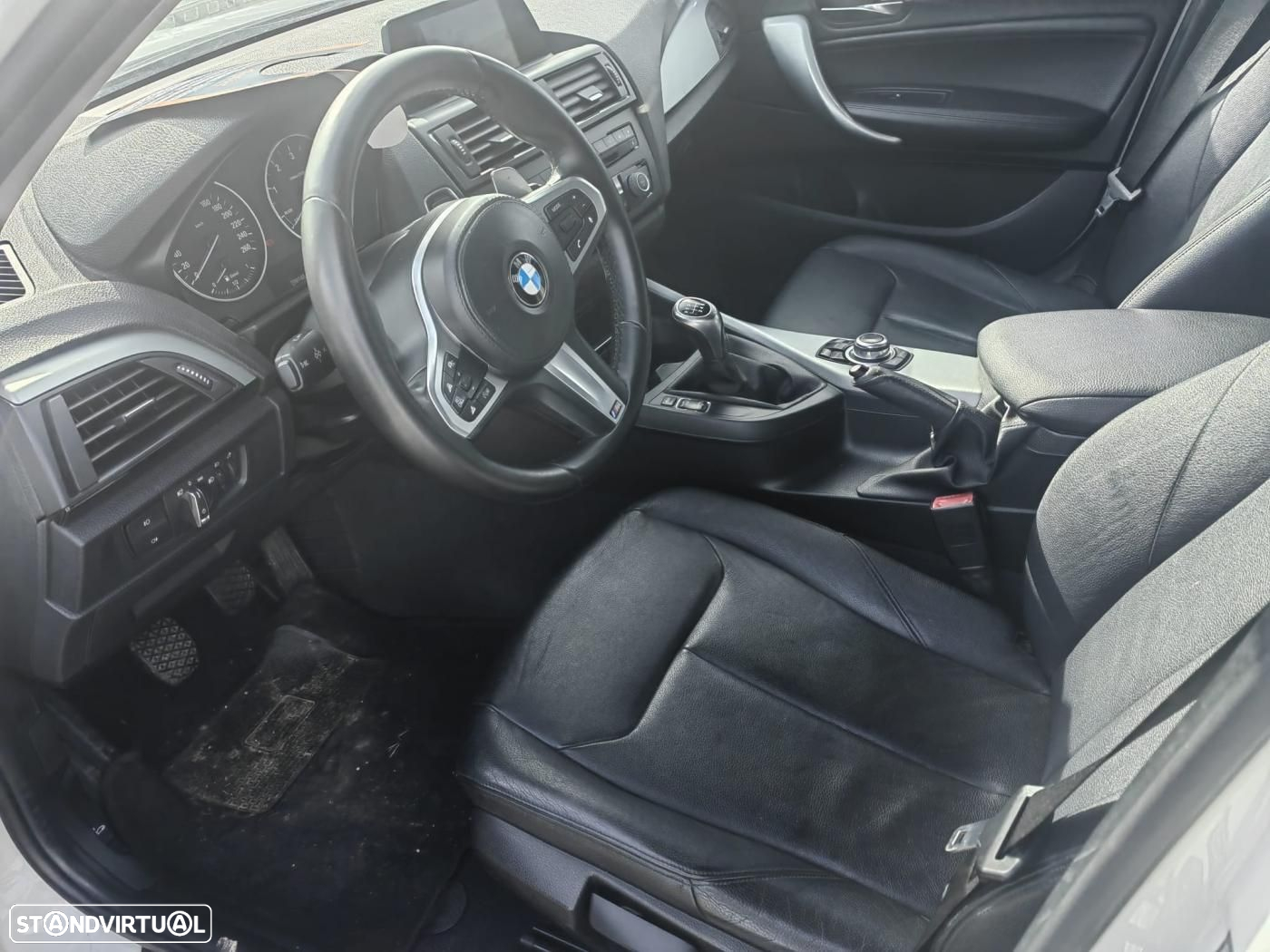 BMW 118 d Pack M - 12