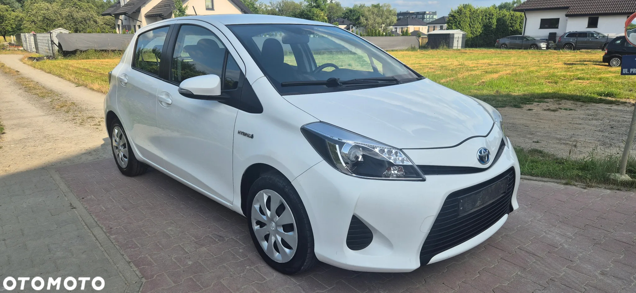 Toyota Yaris Hybrid 1.5 VVT-i Comfort - 4