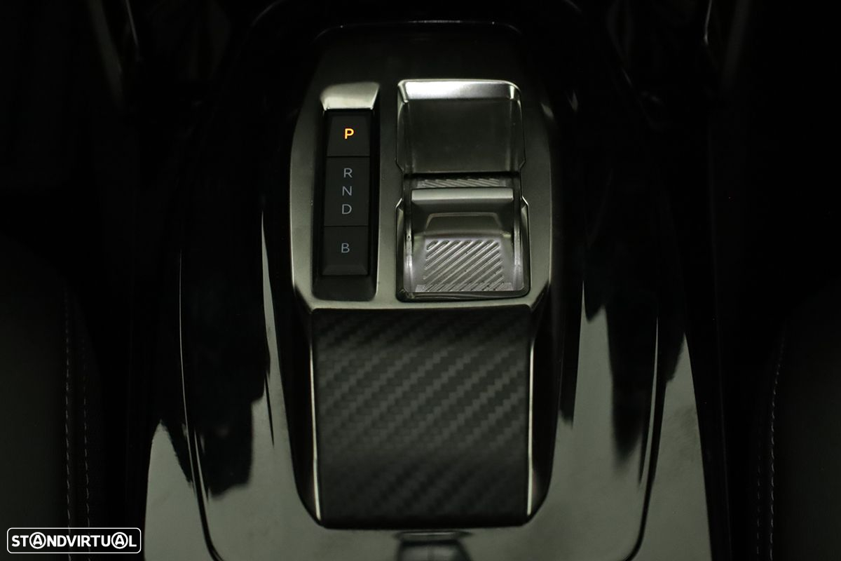 Peugeot e-2008 50 kWh GT - 16