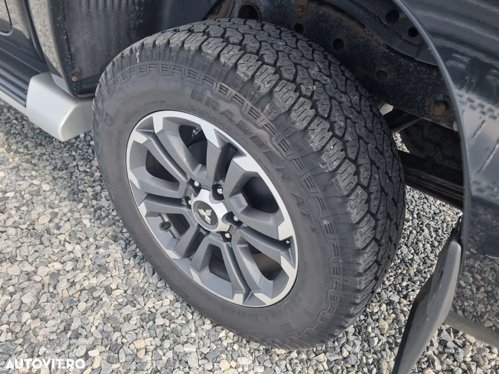 Mitsubishi L200 - 9