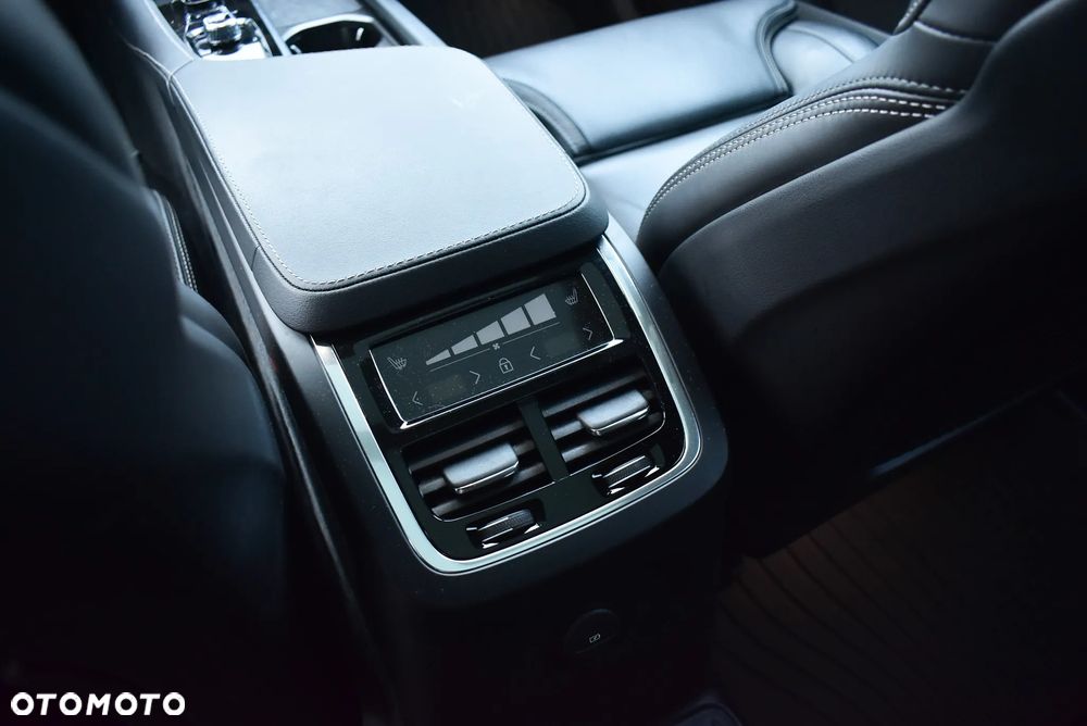 Volvo XC 90 T8 AWD Ultra Bright - 13