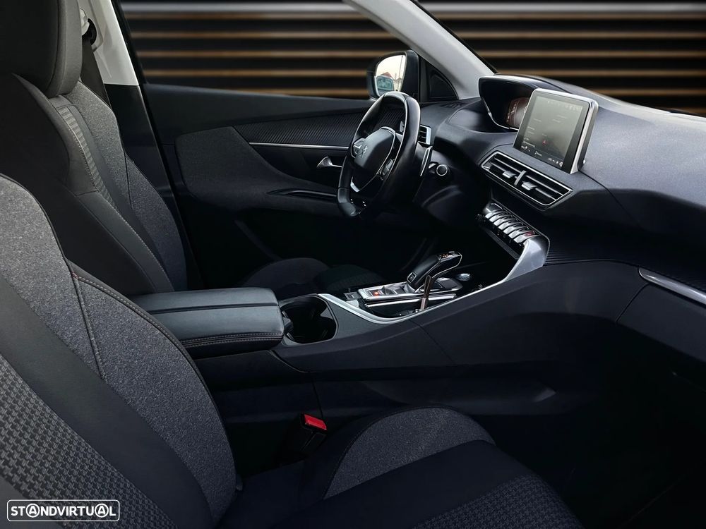 Peugeot 5008 BlueHDI 130 EAT8 Crossway - 17