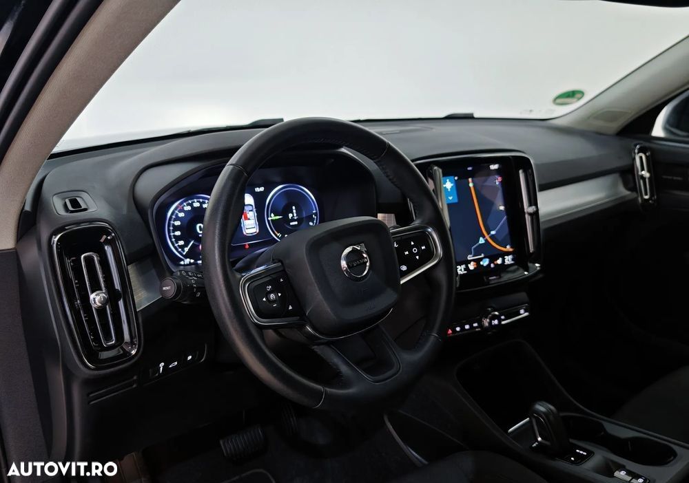 Volvo XC 40 T2 AT8 Momentum - 6