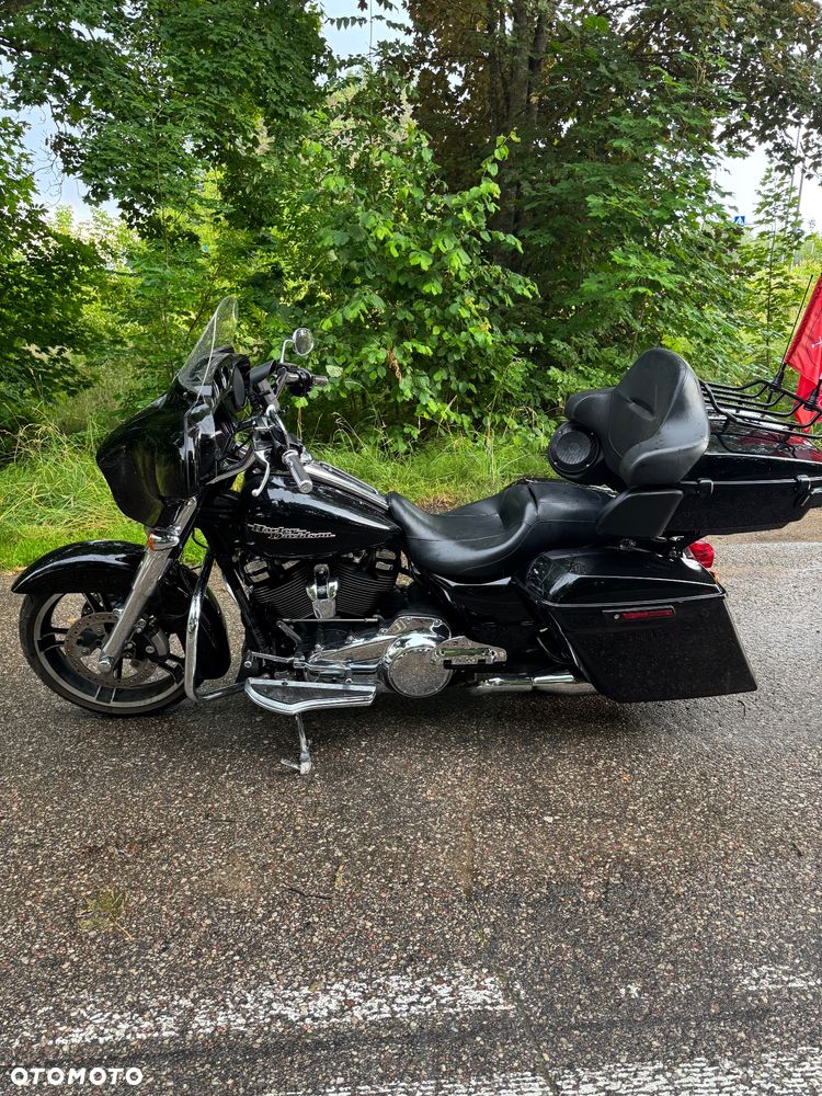 Harley-Davidson Touring Street Glide - 2