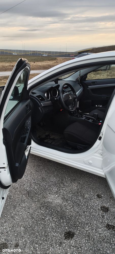 Mitsubishi Lancer 1.5 - 10