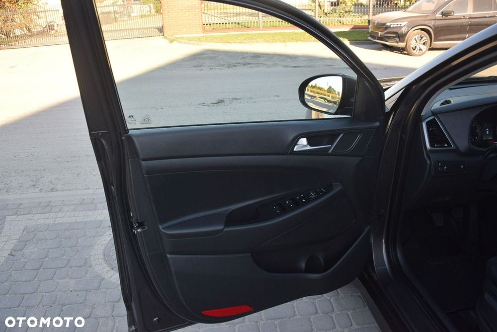 Hyundai Tucson 1.7 CRDI BlueDrive Style 2WD - 20