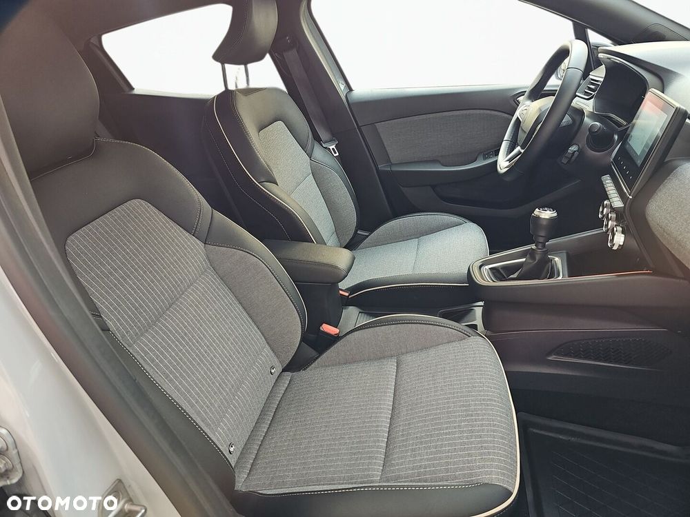 Renault Clio - 18