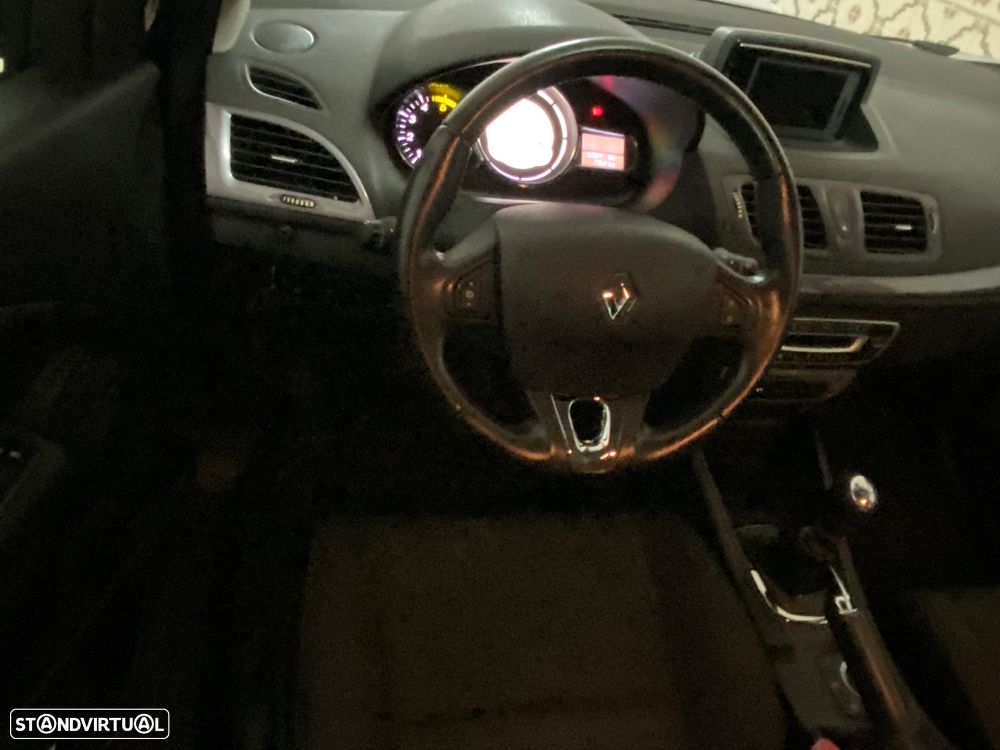 Renault Mégane 1.5 dCi Confort SS - 13