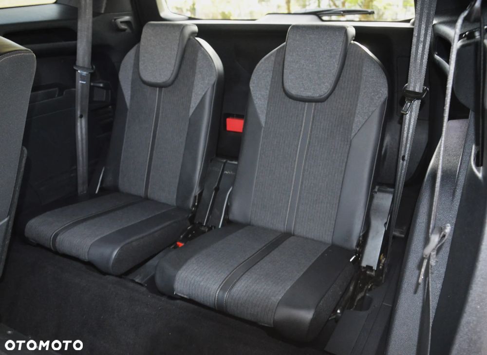 Peugeot 5008 - 37