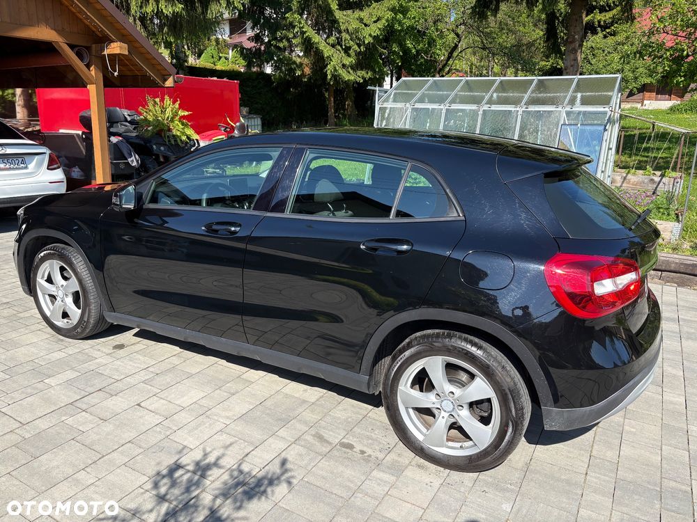 Mercedes-Benz GLA - 18