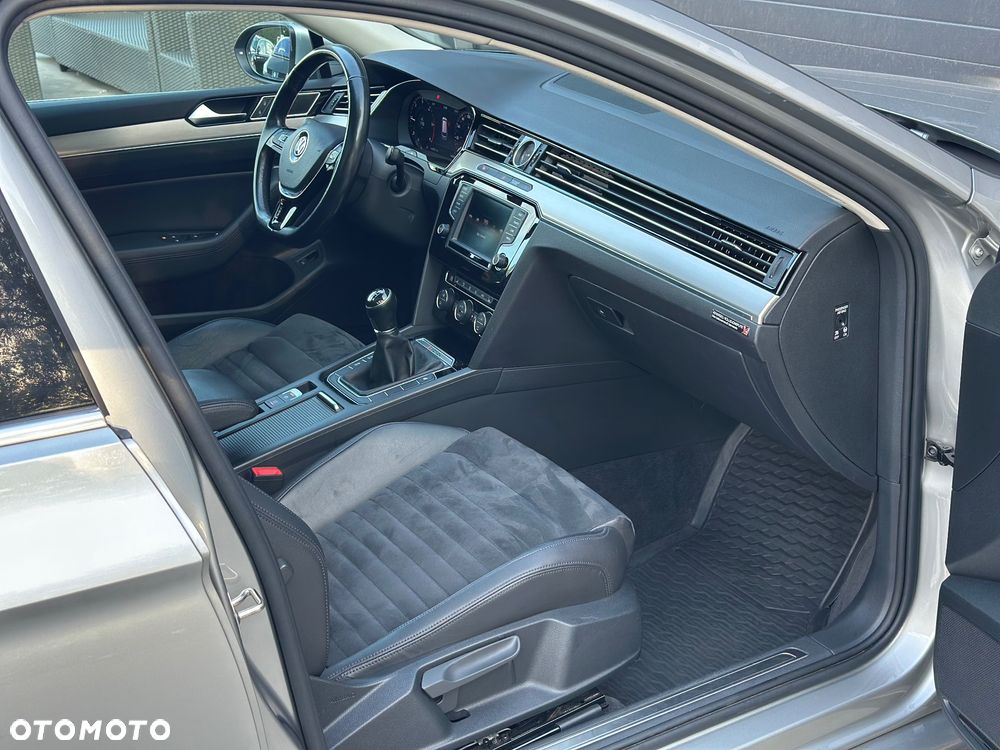 Volkswagen Passat 2.0 TDI BMT 4Mot Highline - 26