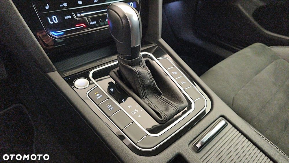 Volkswagen Passat - 19