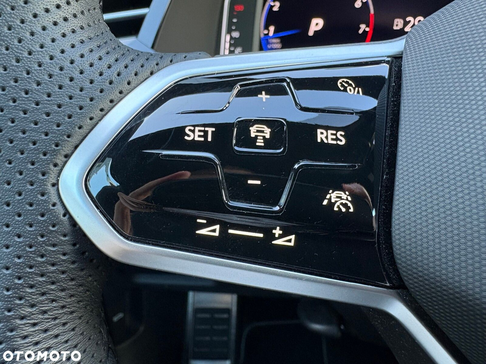 Volkswagen Arteon 2.0 TSI R-Line DSG - 25