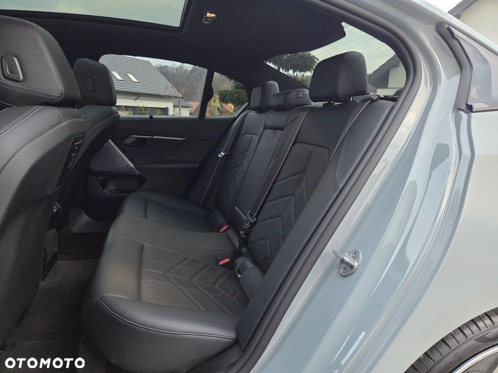 BMW Seria 5 520d xDrive mHEV M Sport - 24