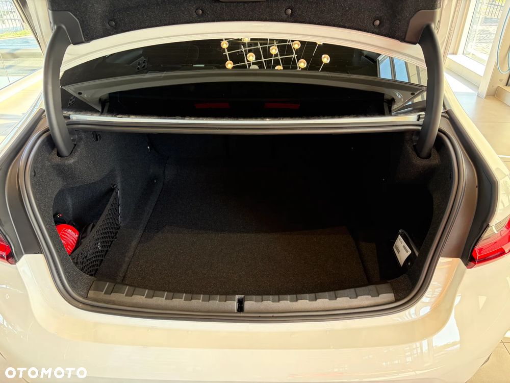 BMW Seria 3 320i xDrive - 22