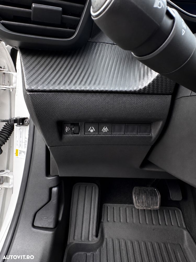 Peugeot 2008 1.2 L PureTech STT EAT8 Allure - 9