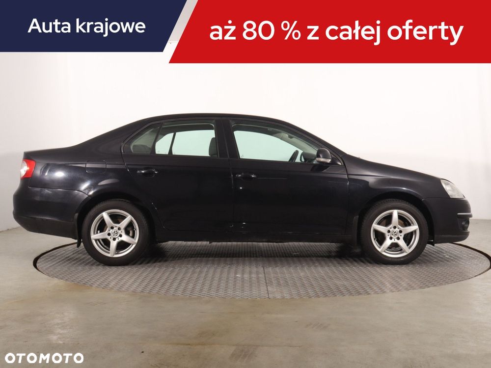 Volkswagen Jetta - 8