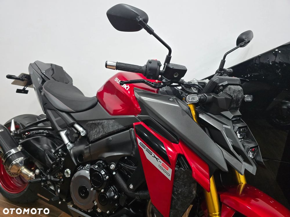 Suzuki GSX - 22
