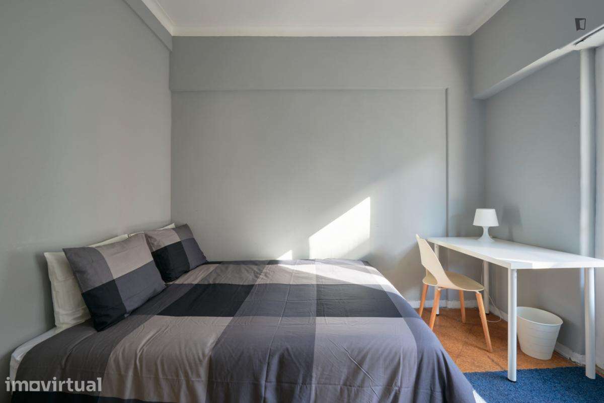 Quarto - localizado em Benfica Lisbon - Grande imagem: 4/26