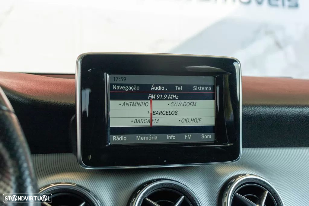 Mercedes-Benz GLA 220 CDI 4Matic 7G-DCT Style - 17