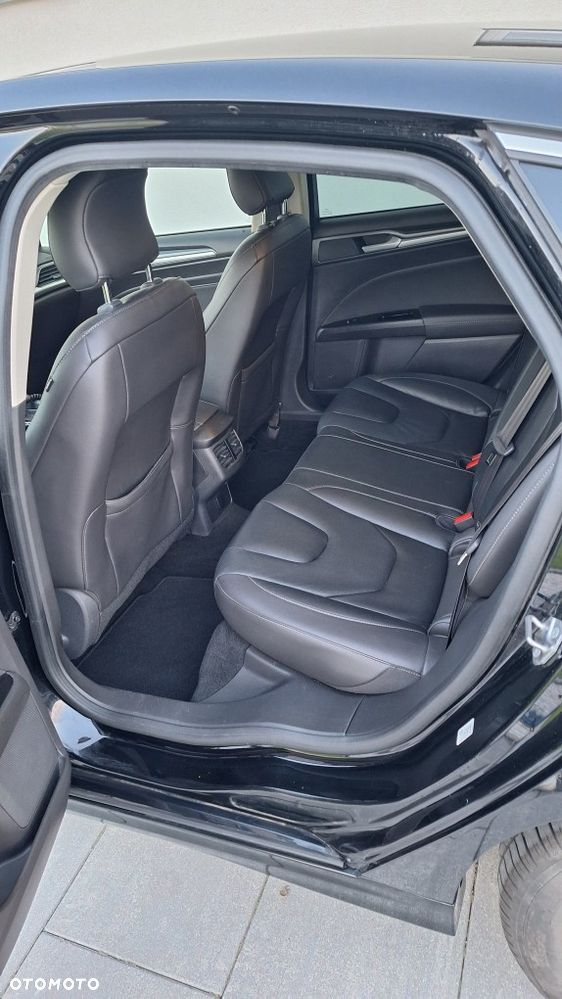 Ford Mondeo 2.0 TDCi Titanium PowerShift - 11