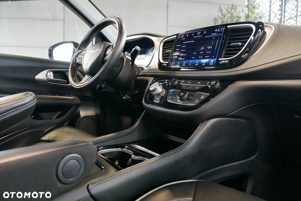 Chrysler Pacifica - 29