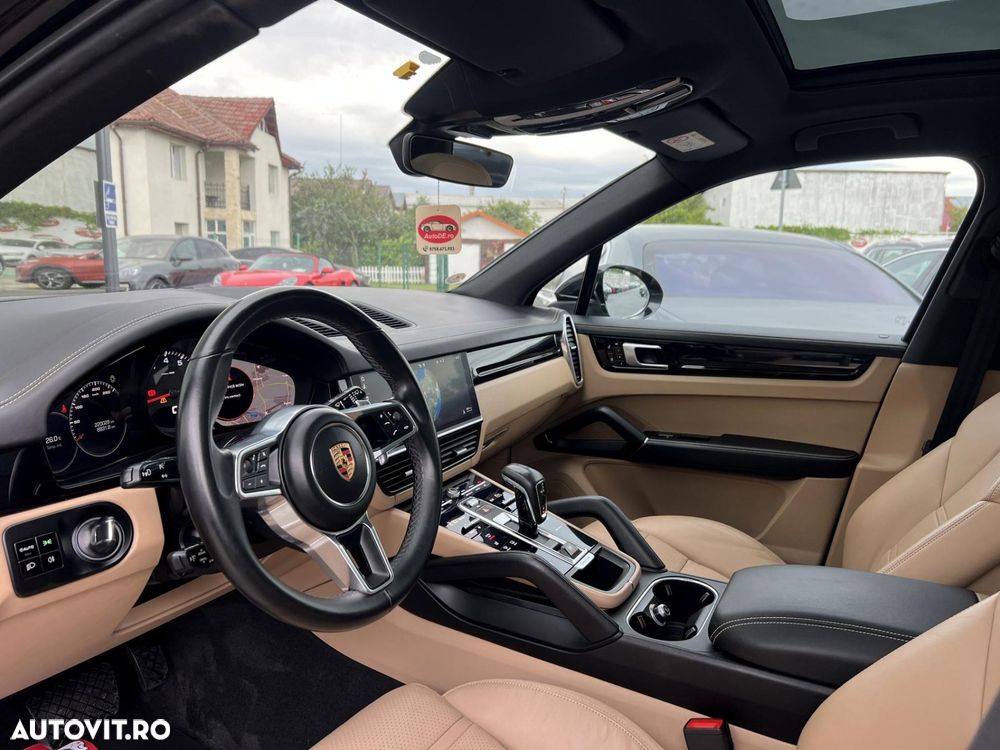 Porsche Cayenne - 6