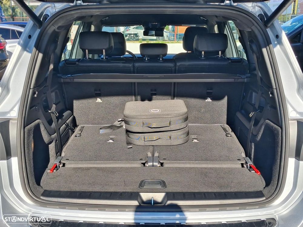 Mercedes-Benz EQB - 12