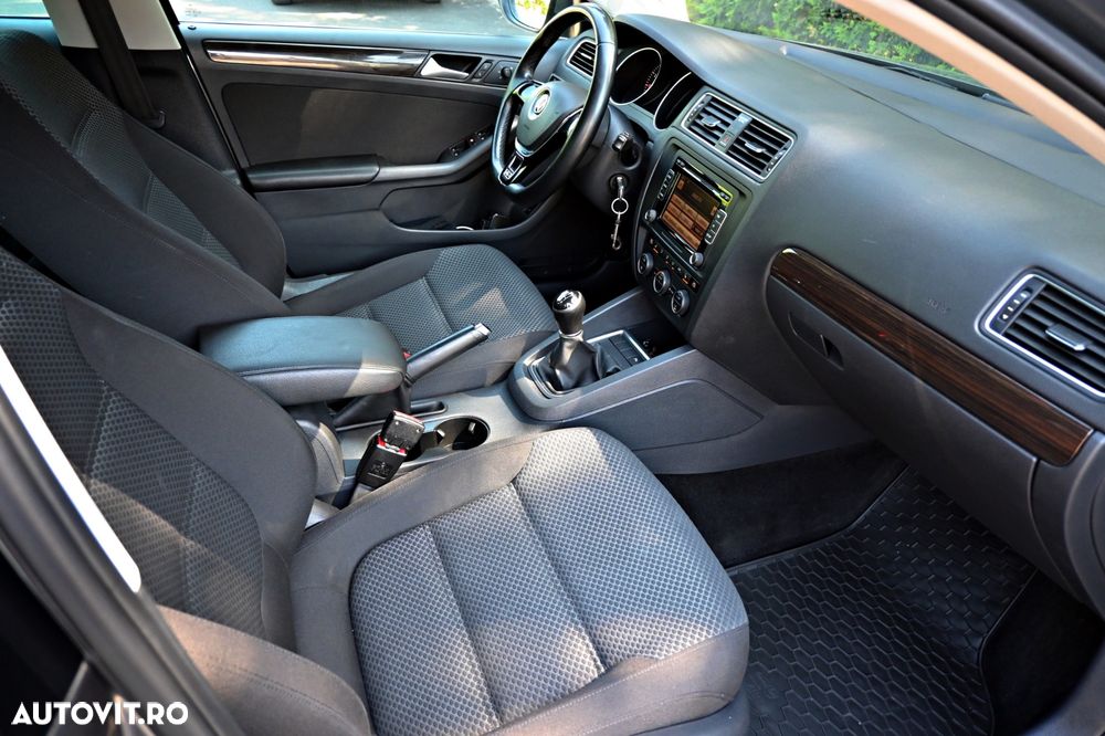 Volkswagen Jetta 1.2 TSI Comfortline - 7