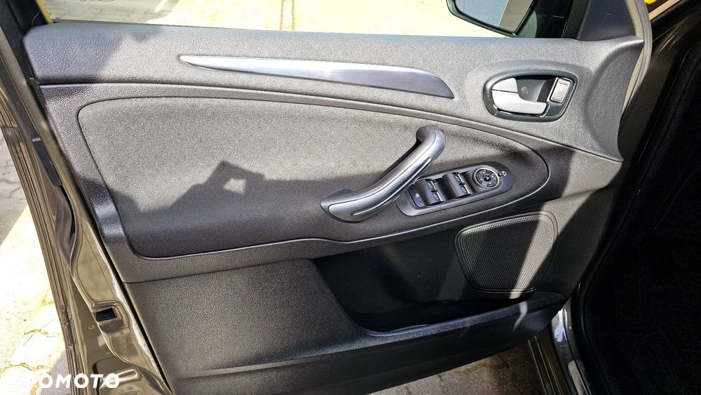 Ford S-Max 2.0 TDCi DPF Titanium - 13