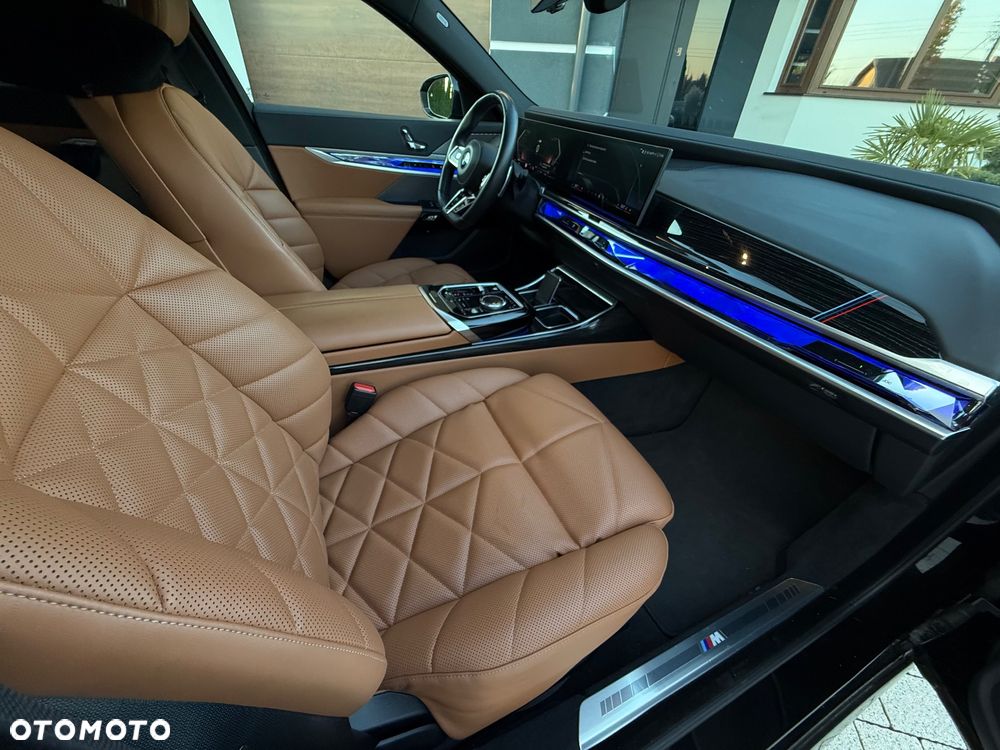 BMW Seria 7 730d xDrive sport - 26