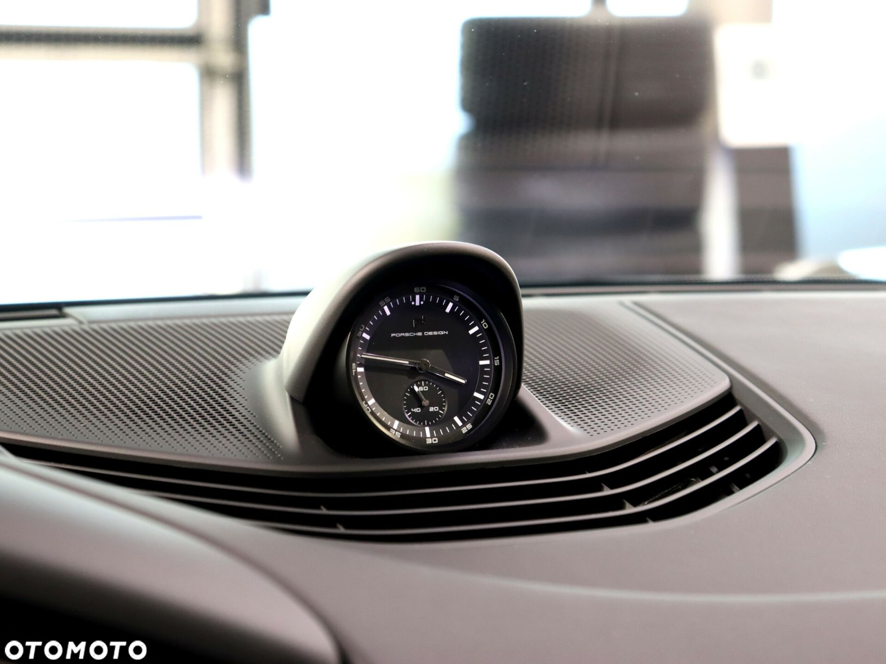 Porsche Taycan - 17