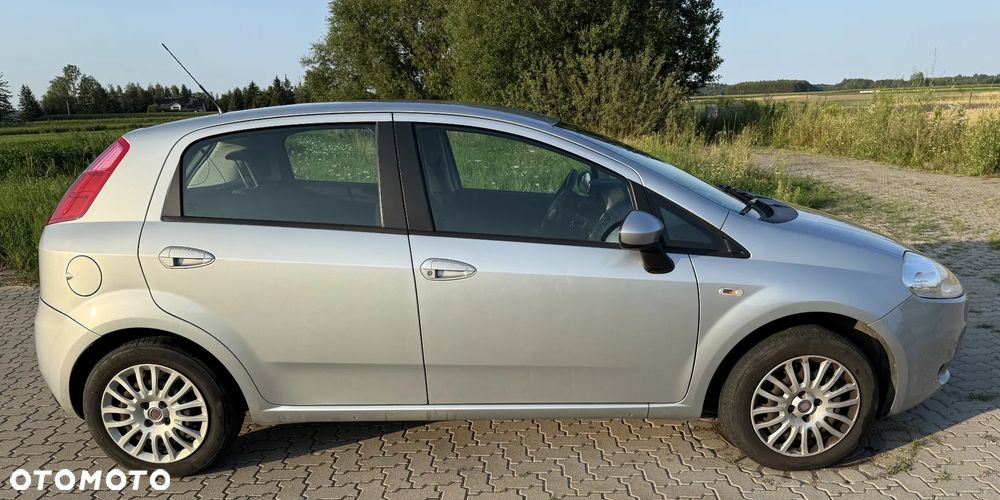 Fiat Grande Punto Actual 1.4 8V Estiva Blue&Me Euro5 - 4