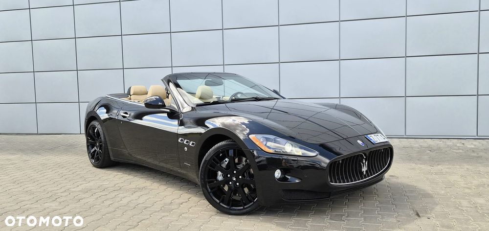 Maserati GranTurismo S Automatik - 12