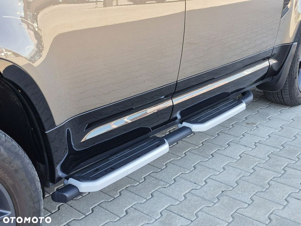 Land Rover Defender - 17