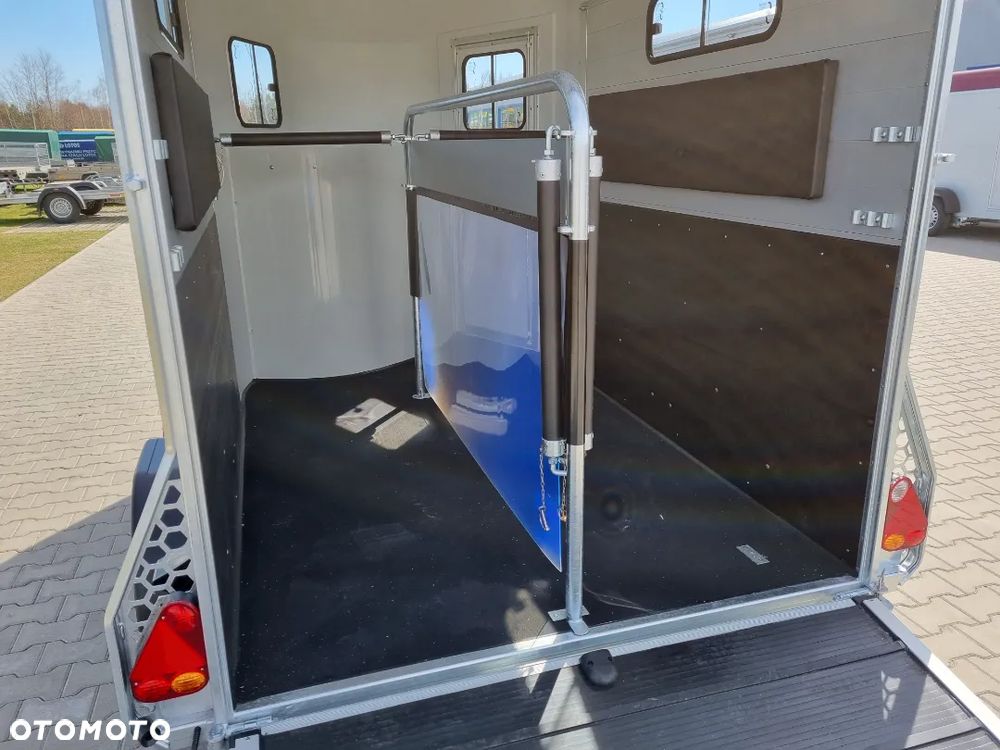 Cheval Liberte Gold 3 - 24