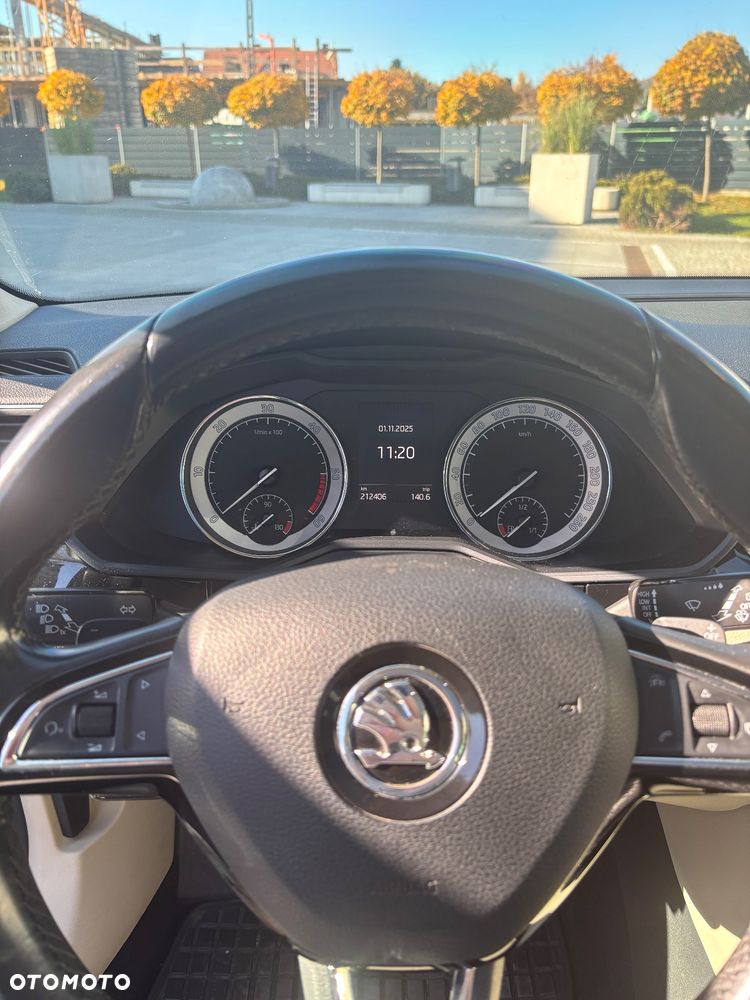 Skoda Superb 2.0 TDI SCR L&K DSG - 28