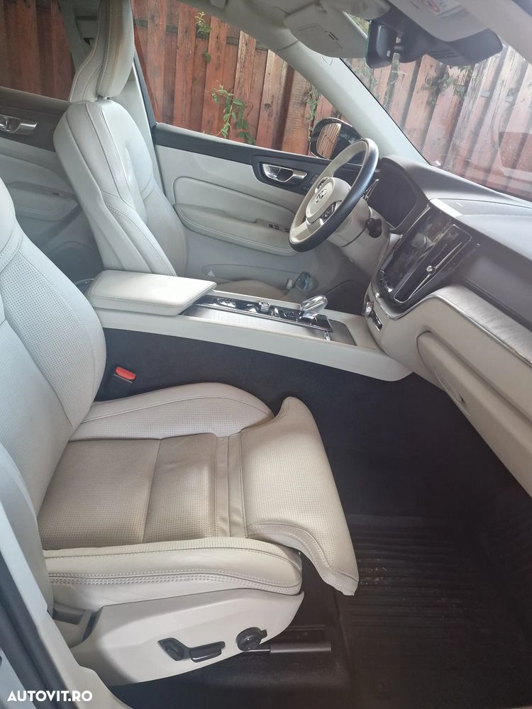 Volvo XC 60 B5 AT AWD MHEV Ultra Dark - 19