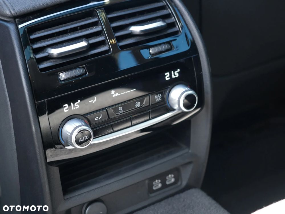 BMW Seria 5 530e sport - 25