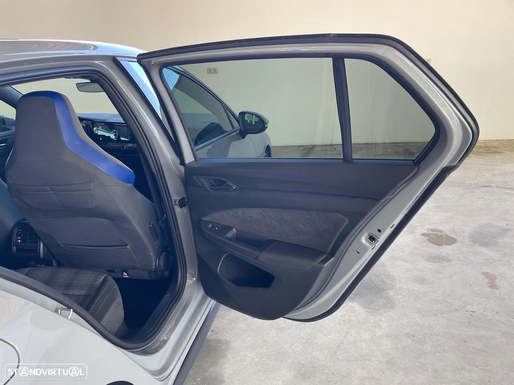 VW Golf 1.4 eHybrid OPF DSG GTE - 44